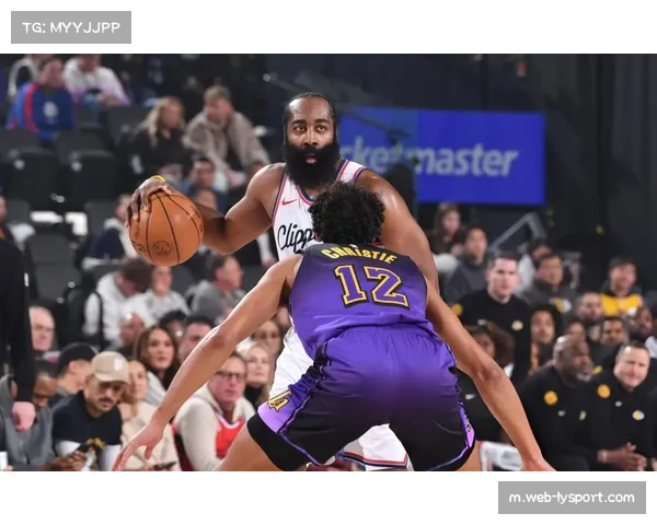 哈登生涯总得分突破28000分大关，位列历史第11位