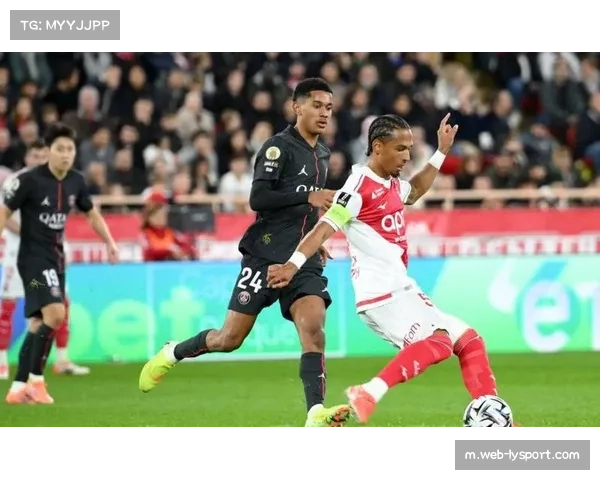 巴黎圣日耳曼5-0狂胜雷恩，克瓦拉茨赫利亚双响，马尤卢传射。